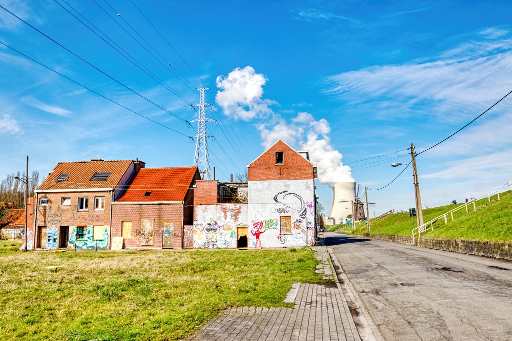 HDR Doel belgie belgique urbex decay verlaten spookdorp spookstad kerncentrale graffiti